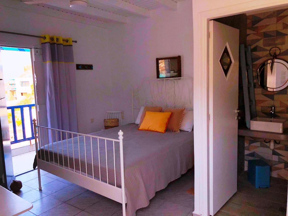 Salty Kisses And Sandy Toes Firopotamos Exterior foto